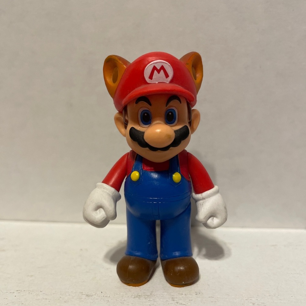 Nintendo Mario Action Figure - Raccoon (missing tail) - Picture 5 of 8